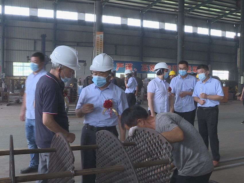 点击查看详细信息<br>标题：参观设备加工厂 阅读次数：465